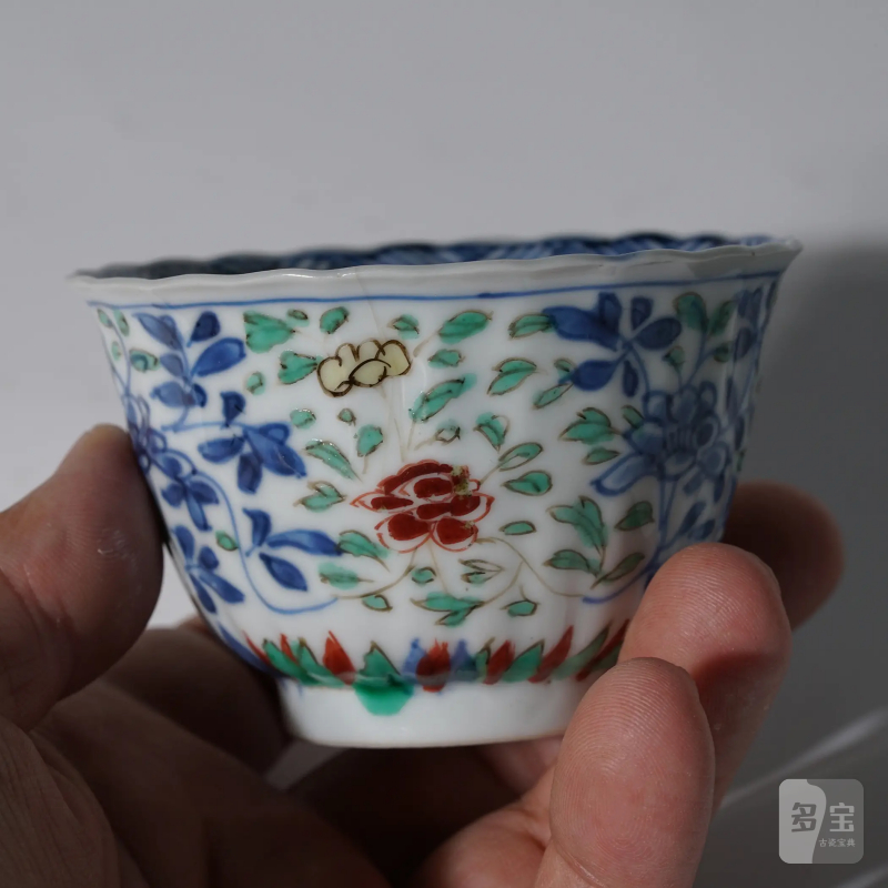 清康熙 青花五彩花口杯及广彩花卉杯 - 图17